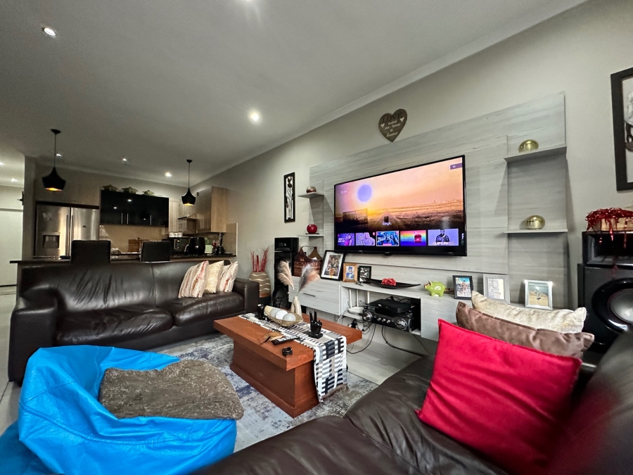 3 Bedroom Property for Sale in Table View Western Cape